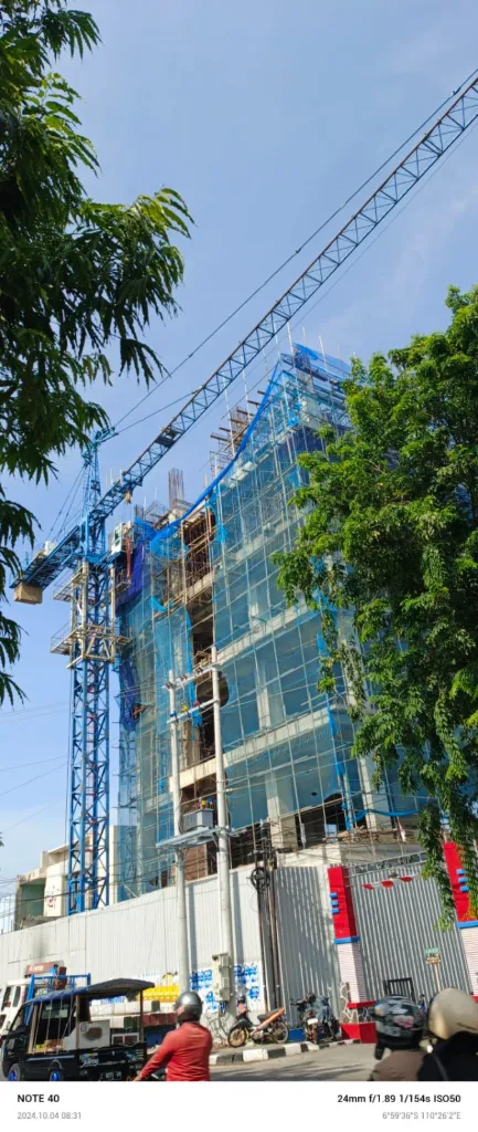 Sewa Tower Crane Jakarta Utara - Rental Alat Berat Proyek Gedung & Gudang